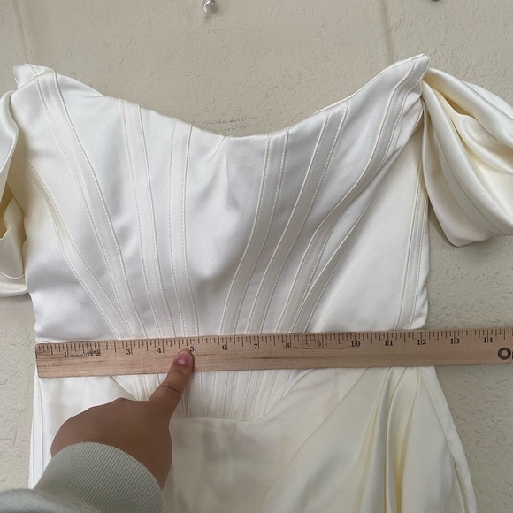 House Of CB Loretta Ivory Satin Strapless Dress white corset midi NWOT size S - Picture 7 of 17